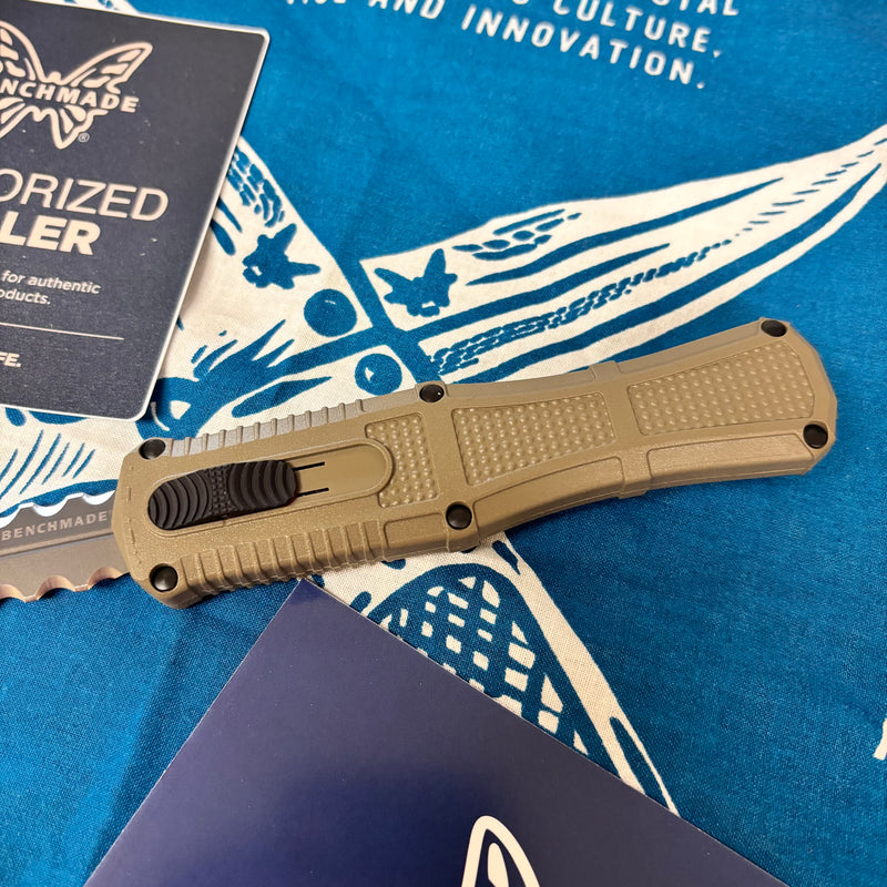 Load image into Gallery viewer, Benchmade 3370SGY-1 Claymore OTF SERRATED Automatic 3.89" CPM-D2 Ranger Green Grivory Handles Knife
