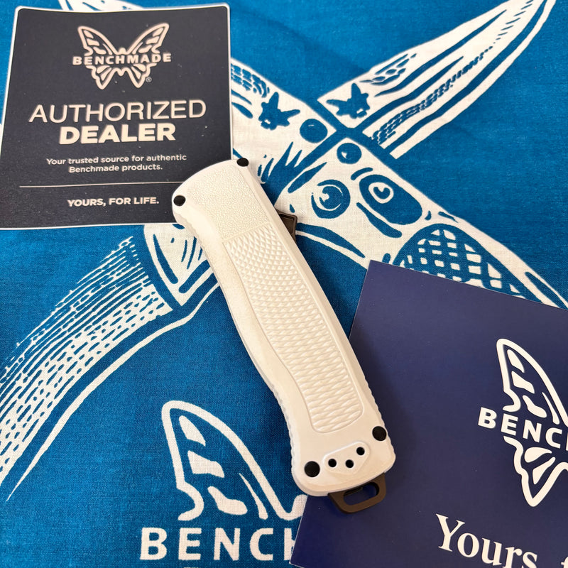 Load image into Gallery viewer, Benchmade 5370FE-02 Shootout Cool Gray Grivory, 3.5" Flat Earth Blade, Automatic OTF Knife
