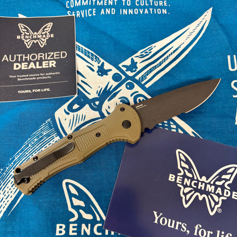 Load image into Gallery viewer, Benchmade 9070SBK-1 Claymore AUTO Folding Knife 3.6" CPM-D2 Cobalt Black Combo Blade, Ranger Green Grivory Handles
