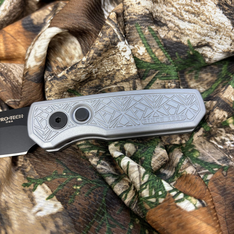 Load image into Gallery viewer, Protech Runt 5 R5203-Grey Nexus Textured Grey Anodized Handle, DLC Black 20CV Reverse Tanto Blade, Knife

