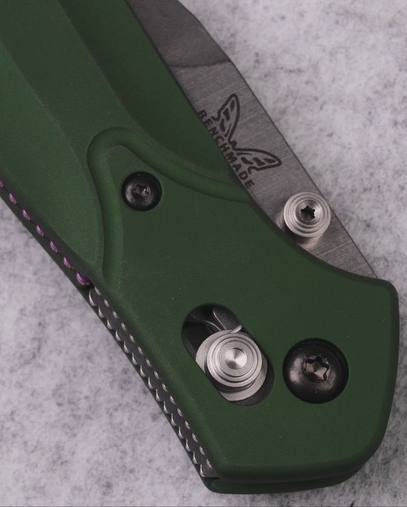 Load and play video in Gallery viewer, Benchmade 940 Osborne Folding Knife 3.4" S30V Satin Plain Blade, Aluminum Handles
