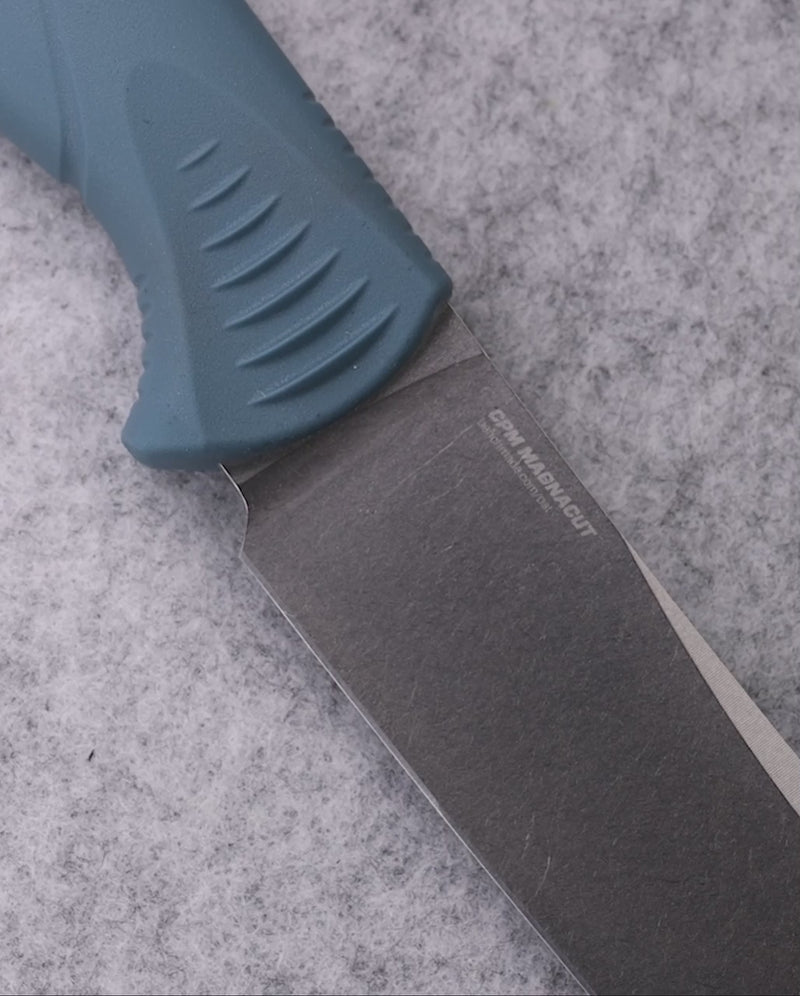 Load and play video in Gallery viewer, Benchmade 18020 Fishcrafter 9.05" CPM-Magnacut Stonewash Blade, Depth Blue Santoprene Handle Knife
