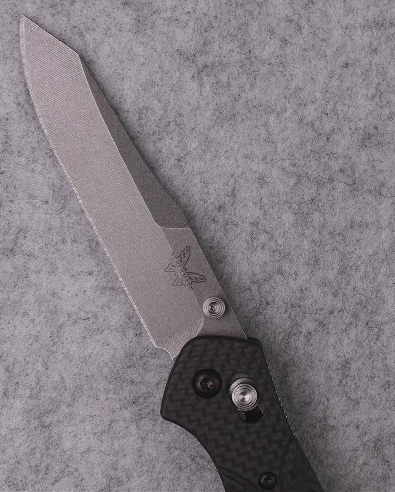 Load and play video in Gallery viewer, Benchmade 940-1 Osborne Folding Knife 3.4" S90V Stonewash Plain Blade, Carbon Fiber Handles
