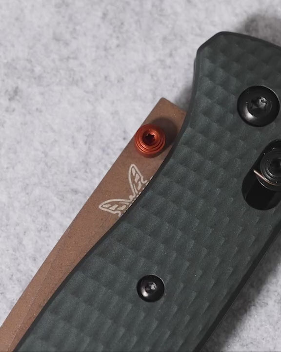 Load and play video in Gallery viewer, Benchmade 537FE-2601 Bailout, 3.38" S90V Tanto, Taiga Green Aluminum Handles Knife
