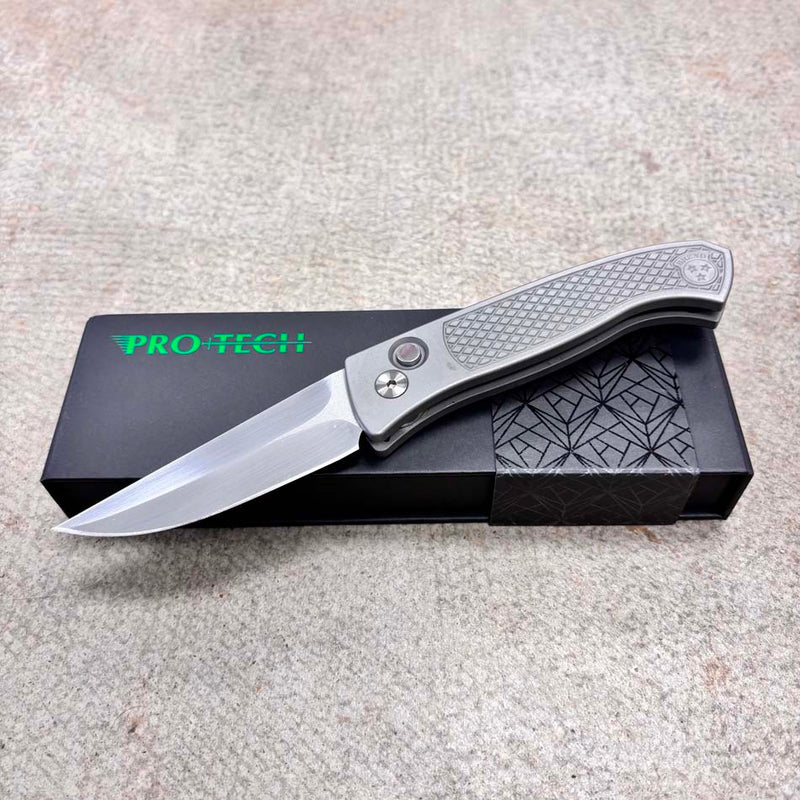 Load image into Gallery viewer, Protech 2026 Brend Classic Custom 001, Brend Classic Auto, Blasted Tumbled 17-4 Steel Textured Handles, Knife
