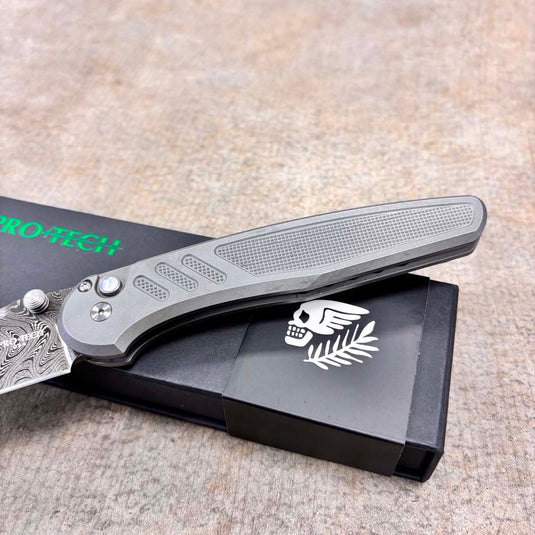 Protech 2026 Avalon Custom 005, Peace Neighbor Avalon Knurled 17-4 Steel Handle, Chad Nichols "Boomerang" stainless Damascus, Knife BLADE SHOW 2026