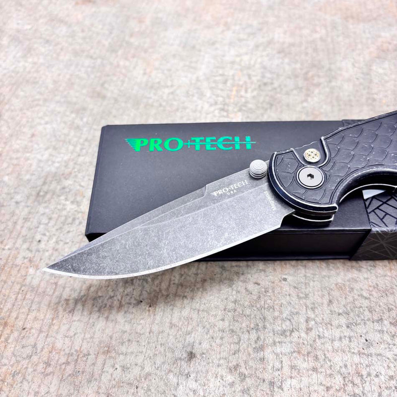 Load image into Gallery viewer, Protech BSA26.INT.1 TR-3 Integrity Thumbstud Manual, Battleworn REPTILE Textured Black Handle, Acidwash Magnacut Blade Knife

