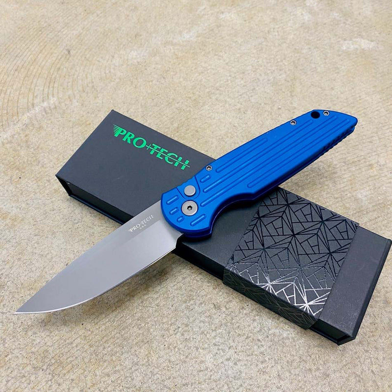 Load image into Gallery viewer, Protech TR-3 BLUE Clip Point 3.5" Auto Blue Handle with Grooves Bead Blasted Blade Knife
