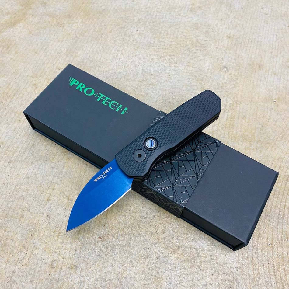 Protech Runt 5 R5306-SB Sapphire Blue 1.9" MAGNACUT Wharncliffe Blade Textured Black Handles Automatic Knife