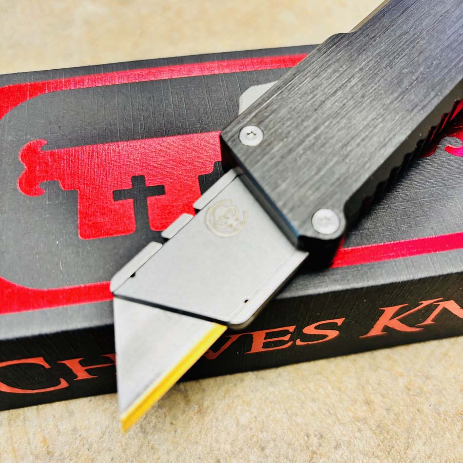 Chaves CHUB Auto OTF 1" Black Aluminum Knife - CHUB OTF Black