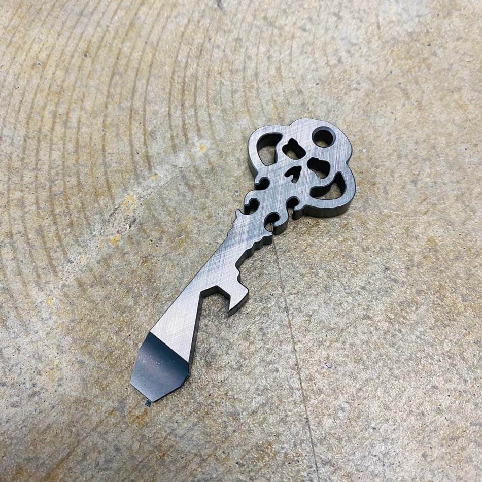 Chaves Key Titanium Crosshatch SILVER NATURAL