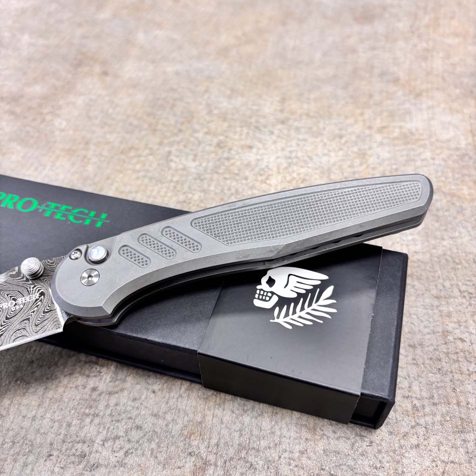 Protech 2026 Avalon Custom 005, Peace Neighbor Avalon Knurled 17-4 Steel Handle, Chad Nichols "Boomerang" stainless Damascus, Knife BLADE SHOW 2026 - Protech 2026 Avalon Custom 005