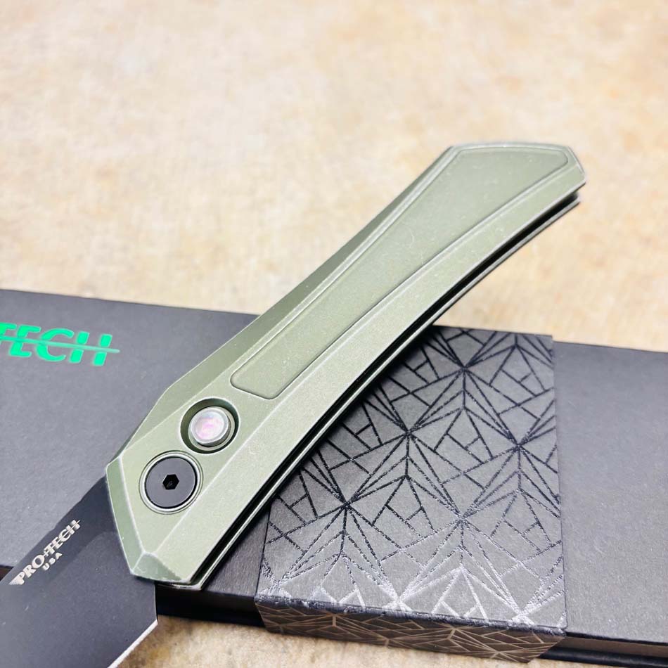 Protech BSA25.Oligarch.1 Dmitry Sinkevick Design Solid Green Battleworn Aluminum Handles, Black DLC Magnacut Blade, Black Lip Pearl Button Knife BLADE SHOW 2025 - BSA25.Oligarch.1